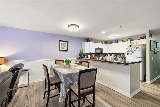 $290,000 | 3263 Baldwin Woods Drive, Unit 7, Lake Orion, MI 48359