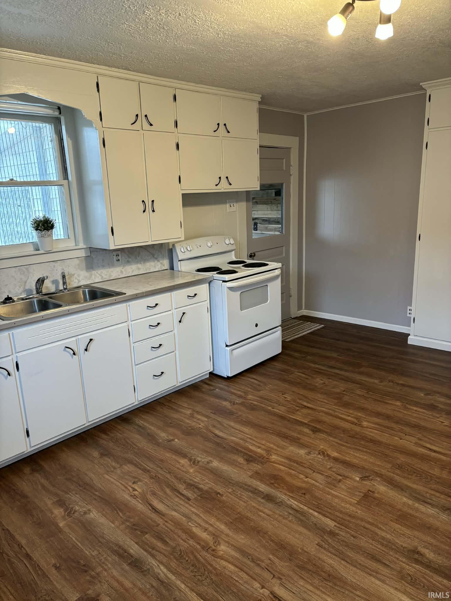 414 North 3rd Street Decatur, IN 46733 - Photo 3 of 21