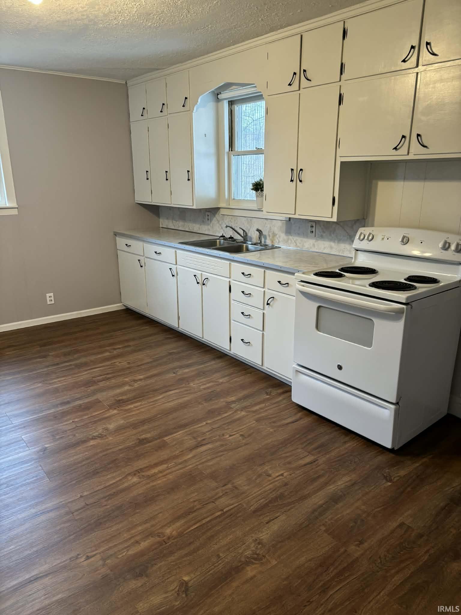 414 North 3rd Street Decatur, IN 46733 - Photo 4 of 21