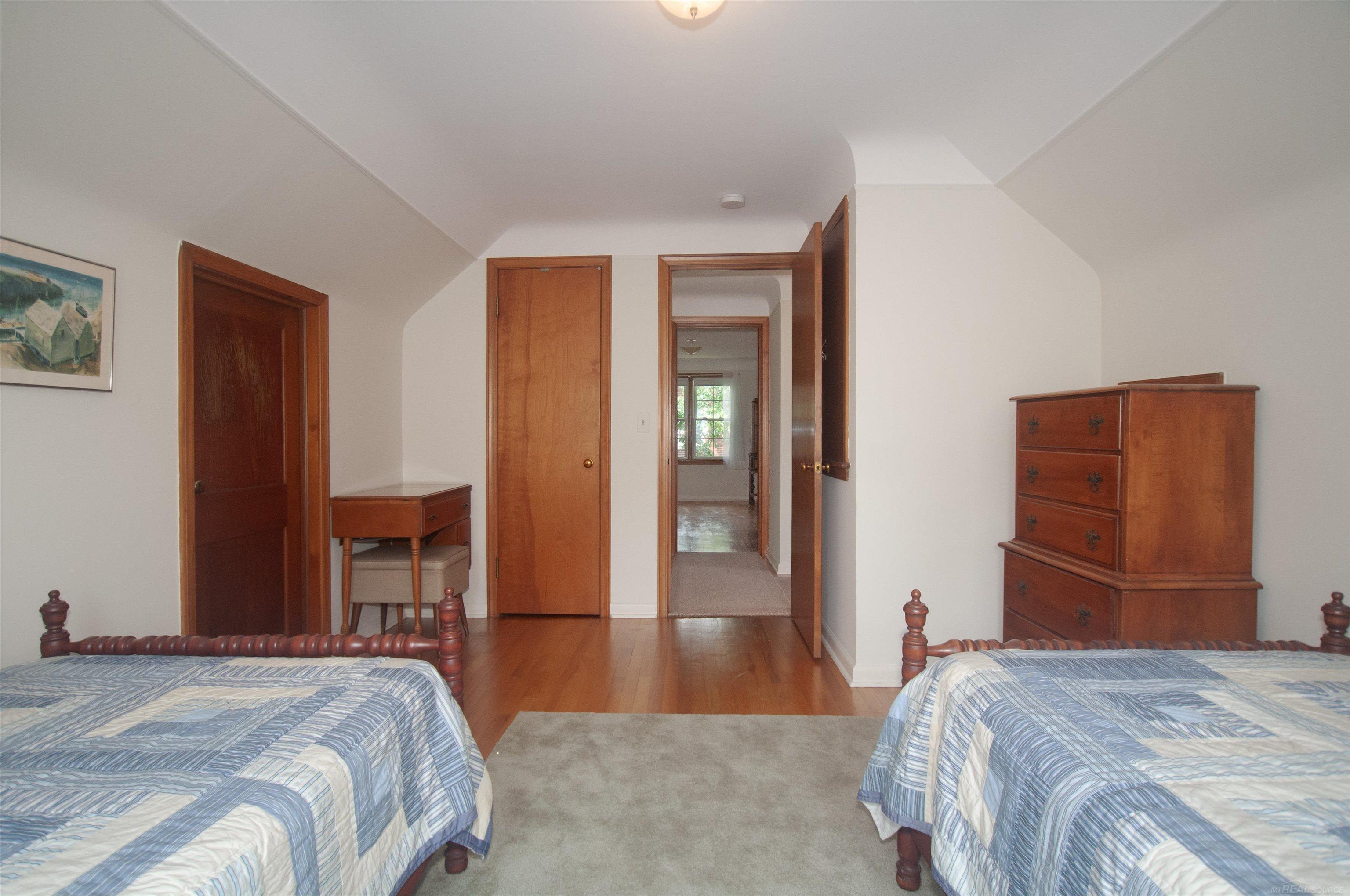 1636 Hawthorne Road Grosse Pointe, MI 48236 - Photo 30 of 41 50149731-46712e89-d262-4590-bd22-2a5ab4c3e0ef.JPG