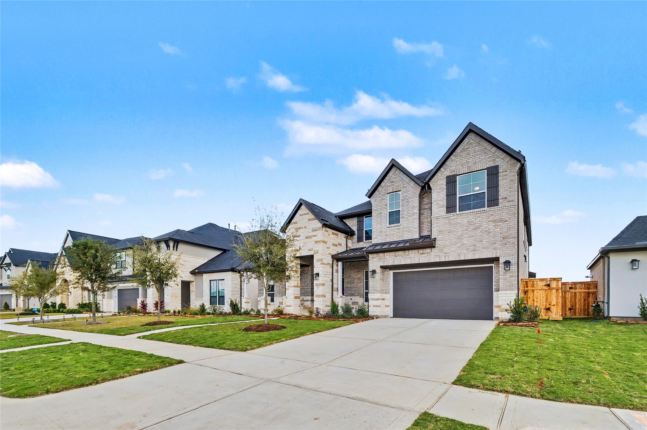 5623 Logan Ridge Lane Fulshear, TX 77441 - Photo 2 of 50