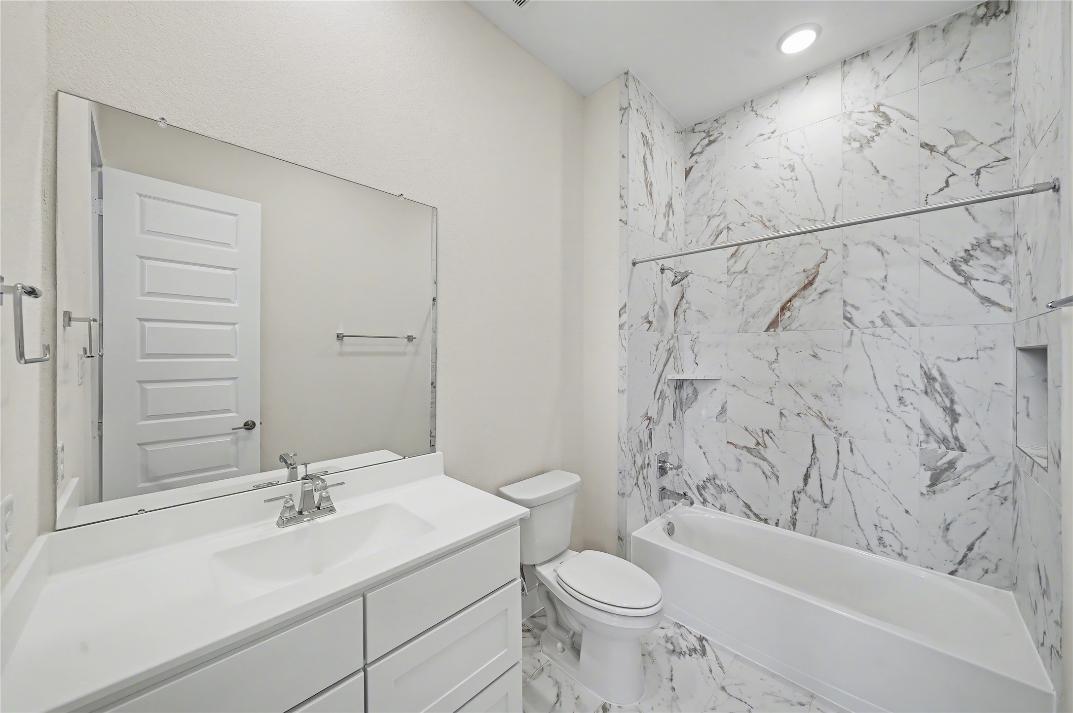 5623 Logan Ridge Lane Fulshear, TX 77441 - Photo 5 of 50