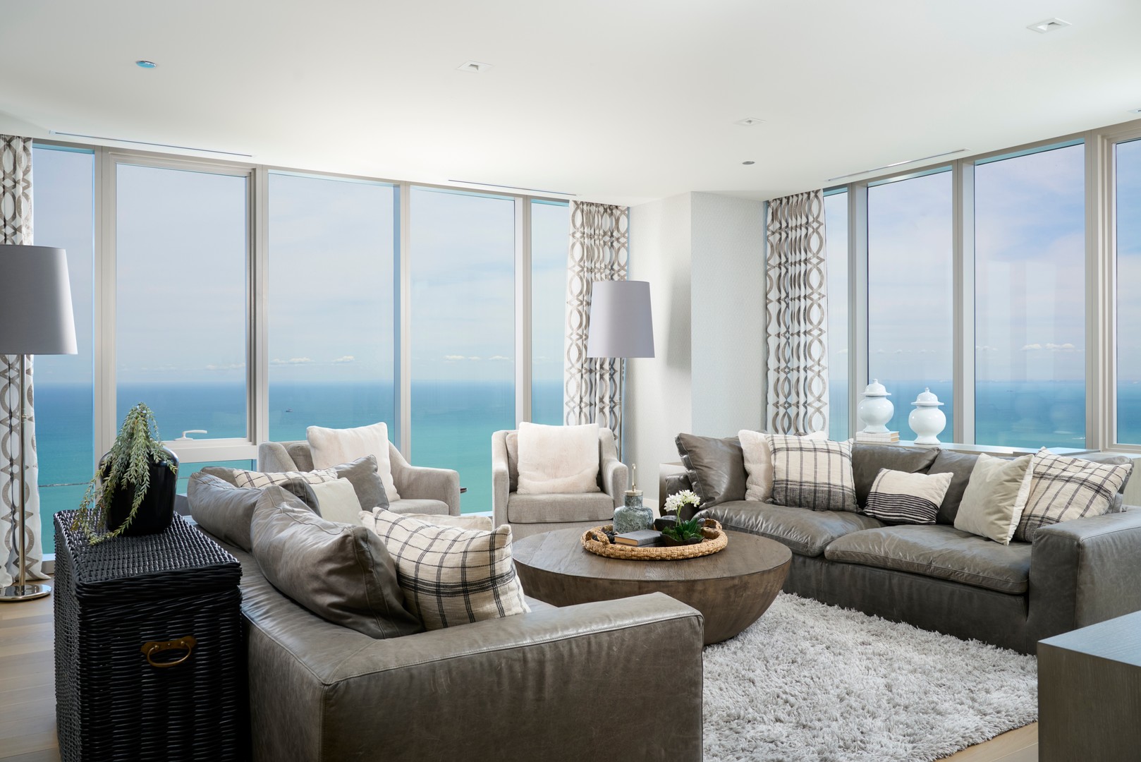 363 East Wacker Drive, Unit 6106 Chicago, IL 60601 - Photo 13 of 48 a living room with furniture and floor