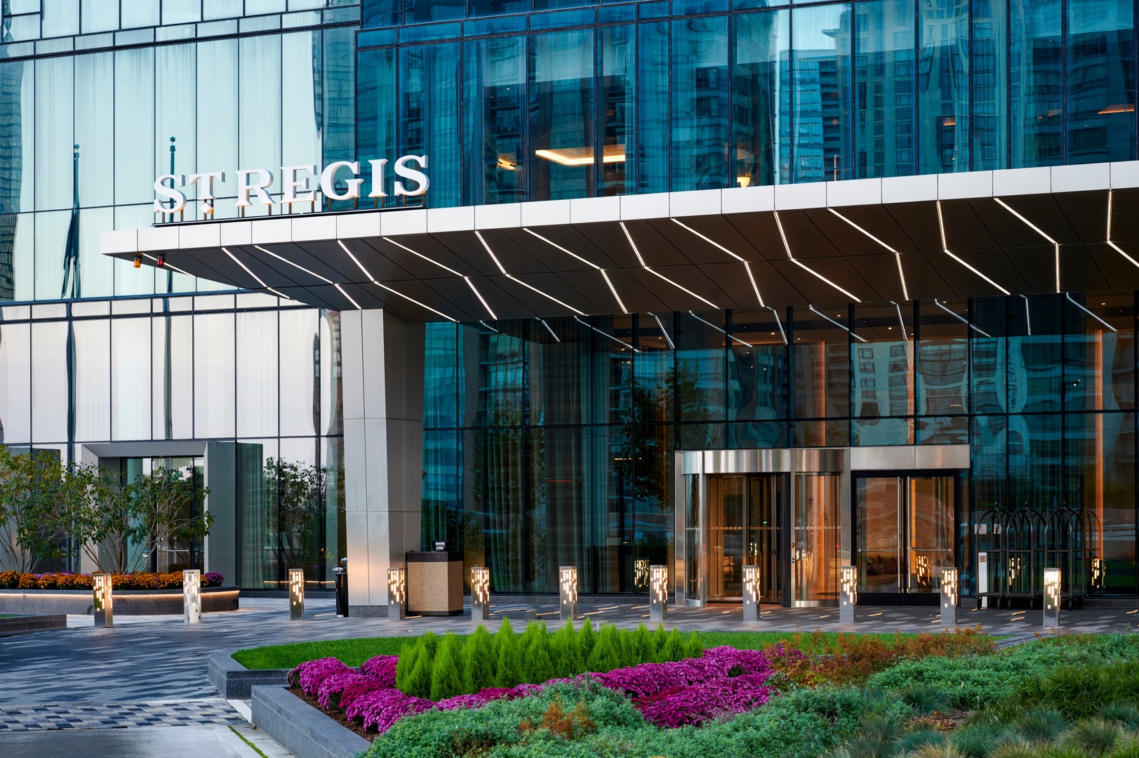 363 East Wacker Drive, Unit 6106 Chicago, IL 60601 - Photo 2 of 48 a front view of a building with street