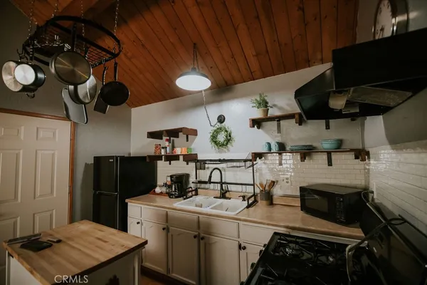 $377,000 | 2352 Pine Drive, Running Springs, CA 92382