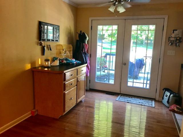 1209 Spring Street Dover, TN 37058 - Photo 9 of 18 breakfast area
