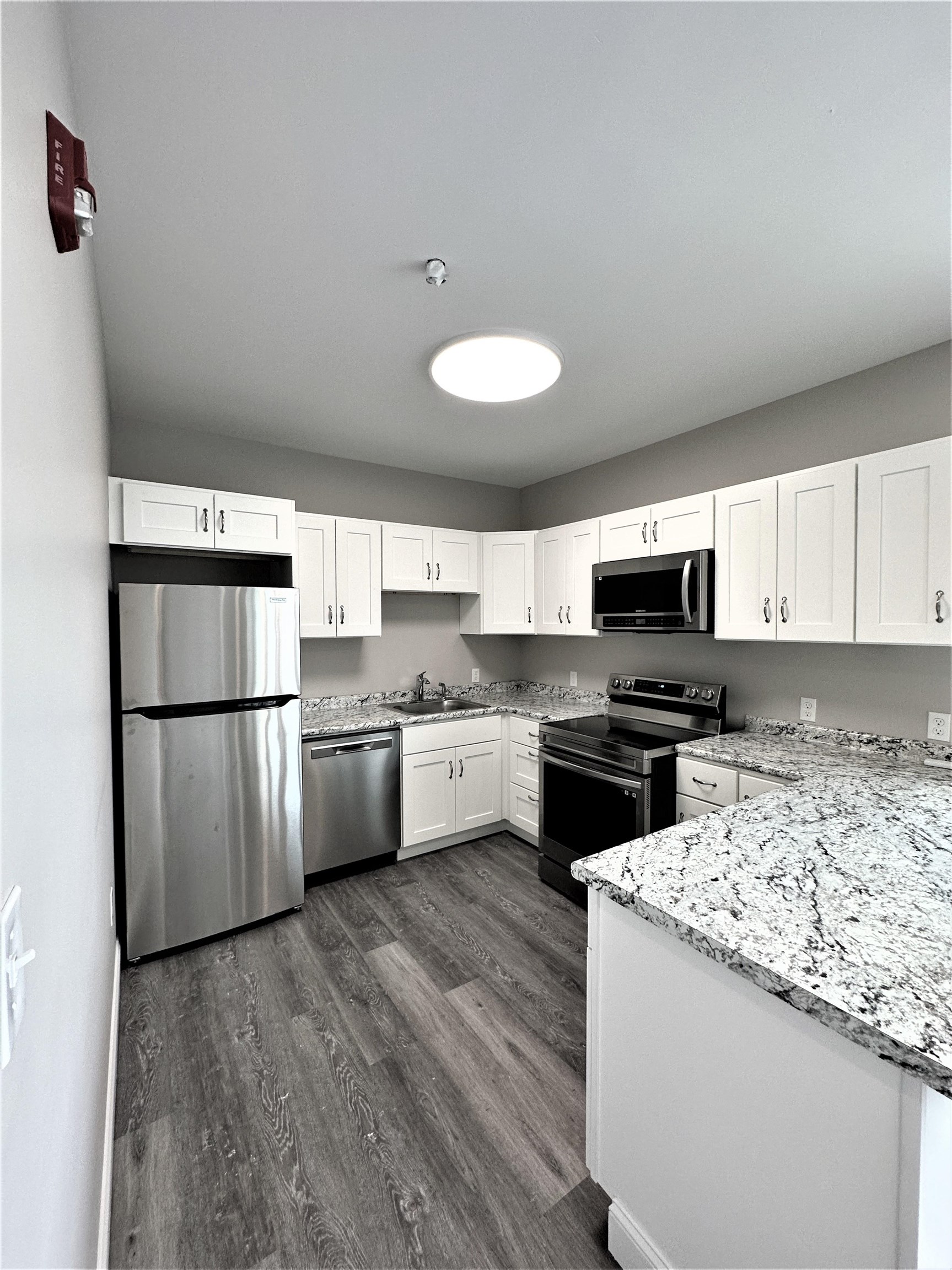 530 Chestnut Street, Unit 9 Manchester, NH 03101 - Photo 11 of 16