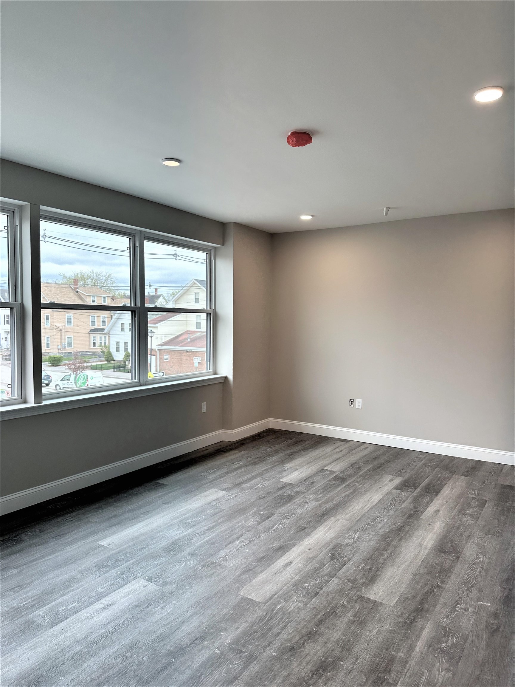 530 Chestnut Street, Unit 9 Manchester, NH 03101 - Photo 9 of 16