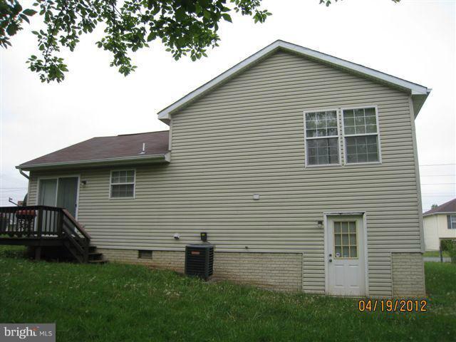 206 Preston Place Ranson, WV 25438 - Photo 9 of 14 Exterior (Rear)