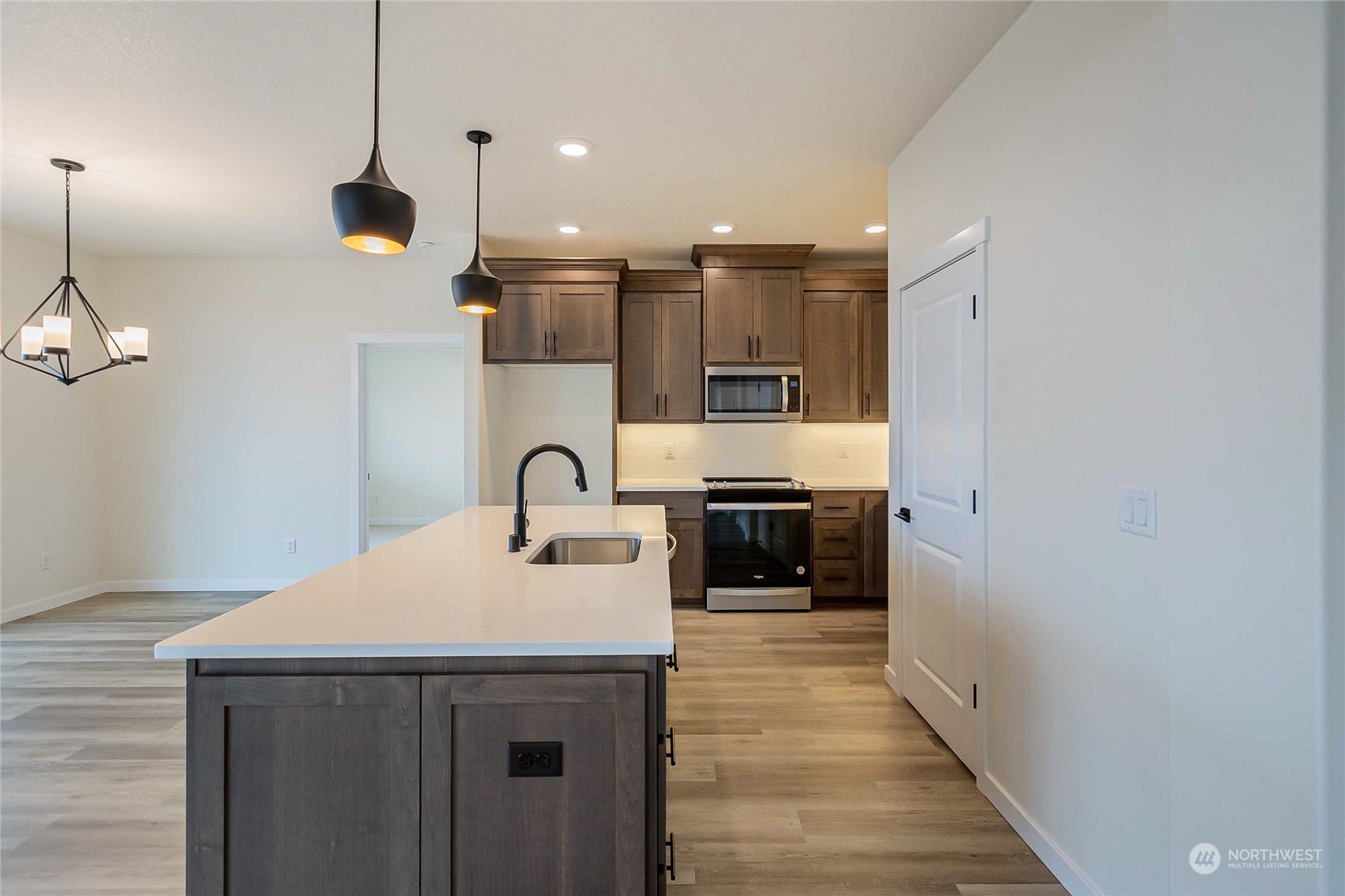 701 Cardinal Avenue Winlock, WA 98596 - Photo 4 of 38 Gallery Image 4