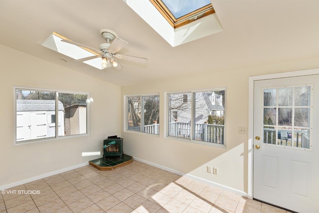 264 Salem Road Billerica, MA 01821 - Photo 5 of 26