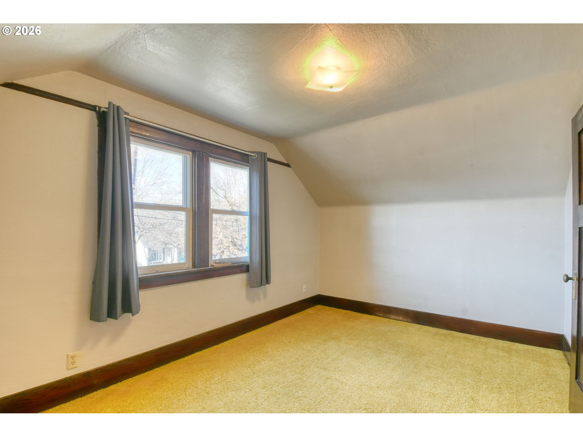 120 Southeast 7th Street Pendleton, OR 97801 - Photo 27 of 35 a view of an empty room with a window