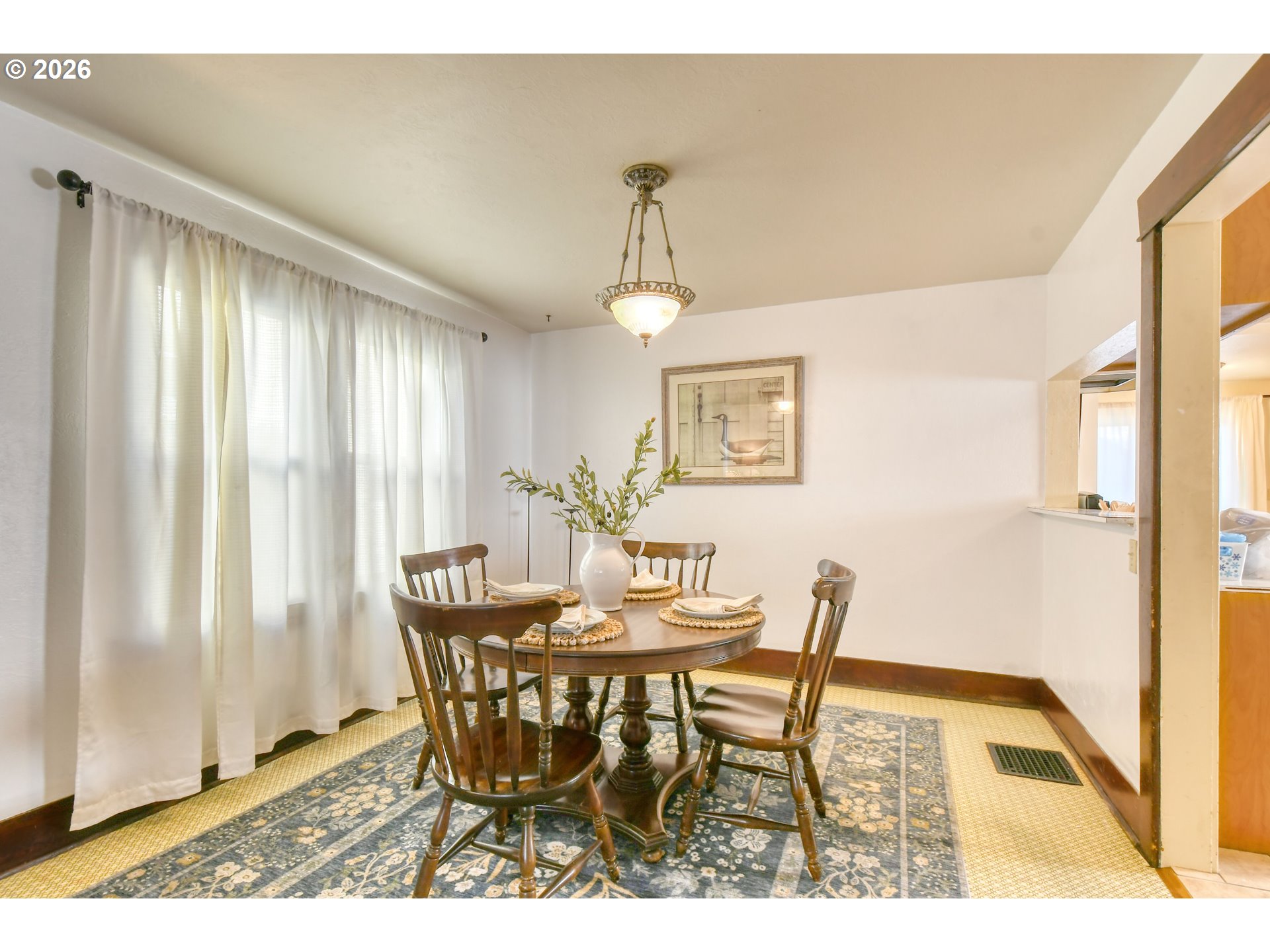 120 Southeast 7th Street Pendleton, OR 97801 - Photo 9 of 35 a dining room with furniture and window