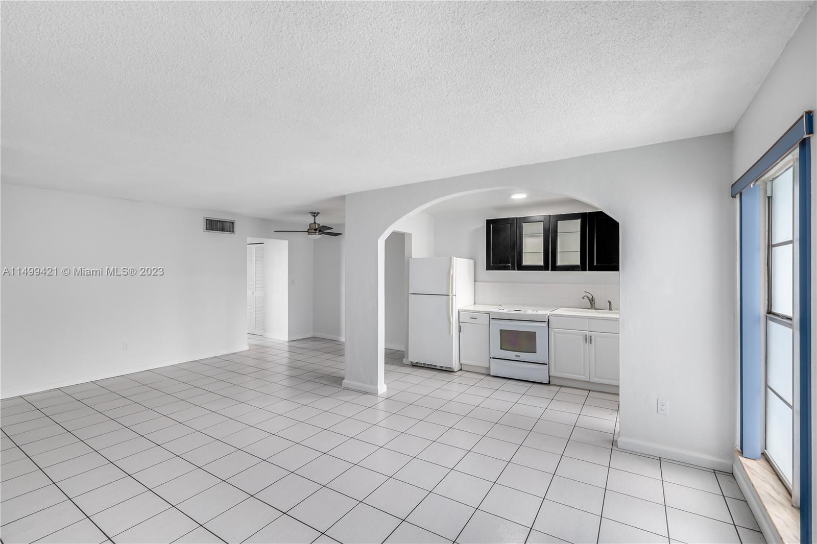 1340 Lincoln Road, Unit 502 Miami Beach, FL 33139 - Photo 1 of 11 Gallery Image 1