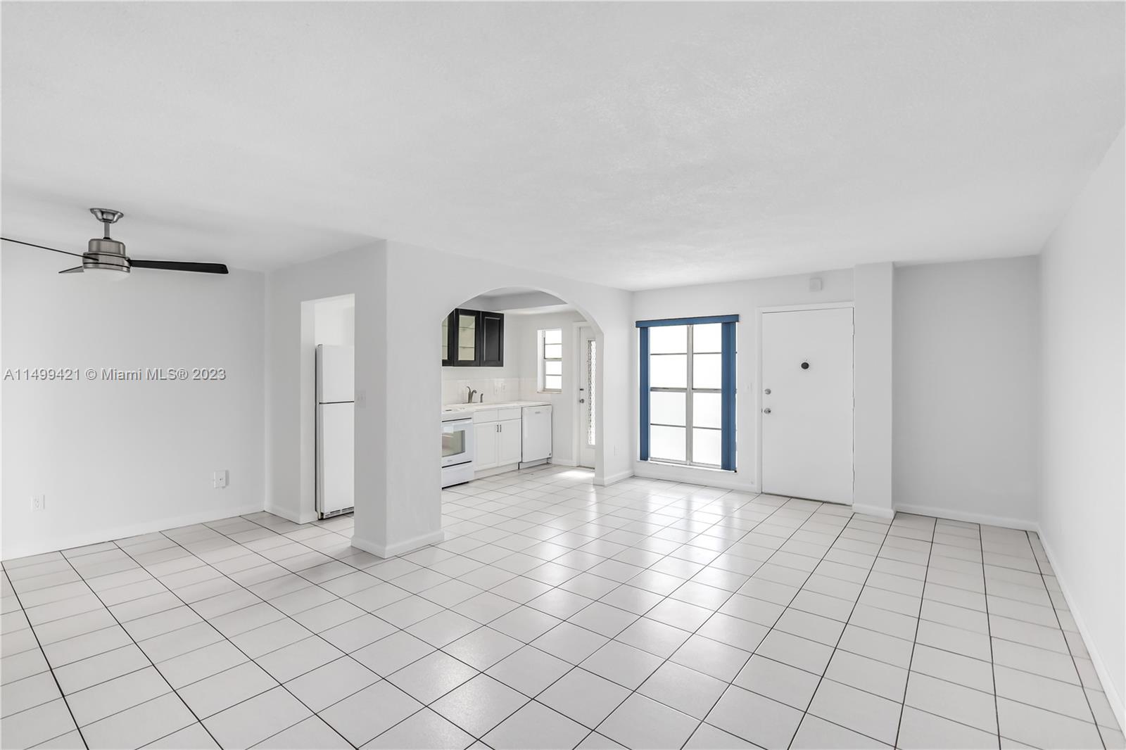 1340 Lincoln Road, Unit 502 Miami Beach, FL 33139 - Photo 2 of 11 Gallery Image 2
