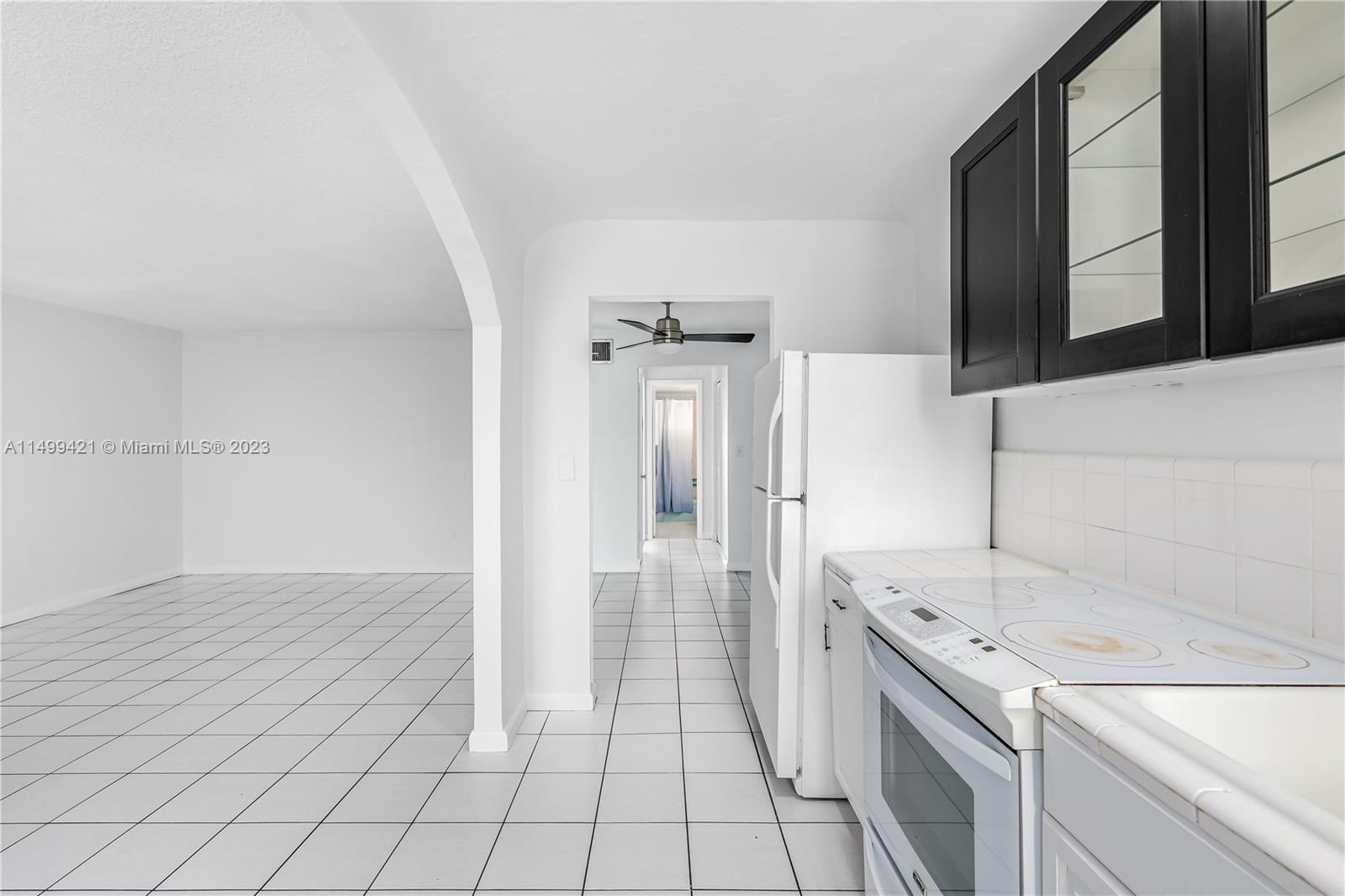 1340 Lincoln Road, Unit 502 Miami Beach, FL 33139 - Photo 3 of 11 Gallery Image 3