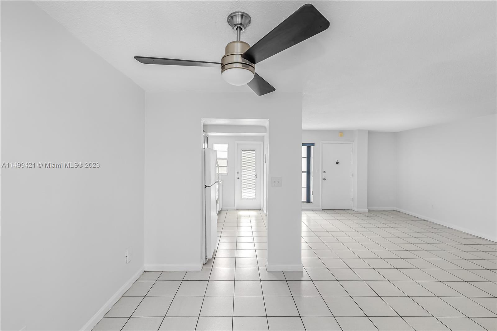 1340 Lincoln Road, Unit 502 Miami Beach, FL 33139 - Photo 4 of 11 Gallery Image 4