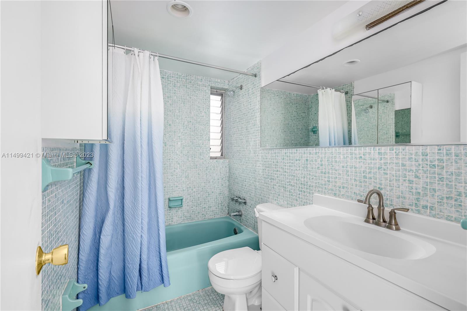 1340 Lincoln Road, Unit 502 Miami Beach, FL 33139 - Photo 5 of 11 Gallery Image 5