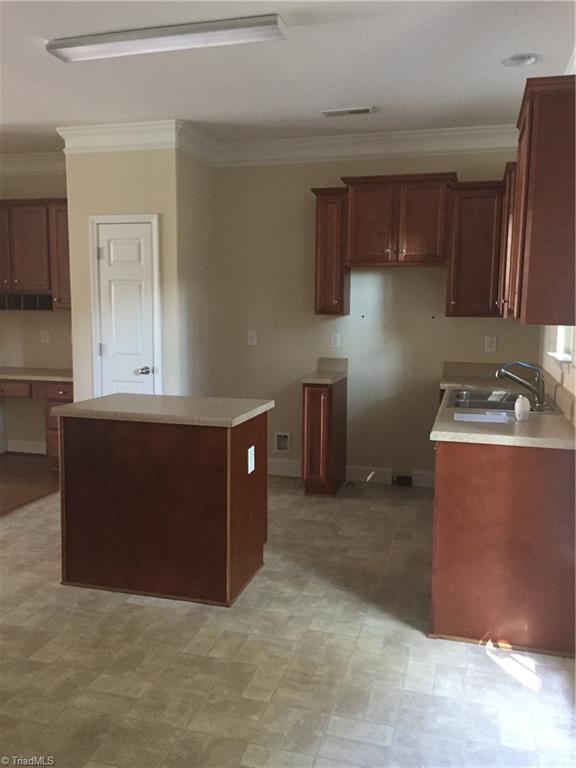 3782 Shadow Ridge Drive High Point, NC 27265 - Photo 3 of 8 Gallery Image 3