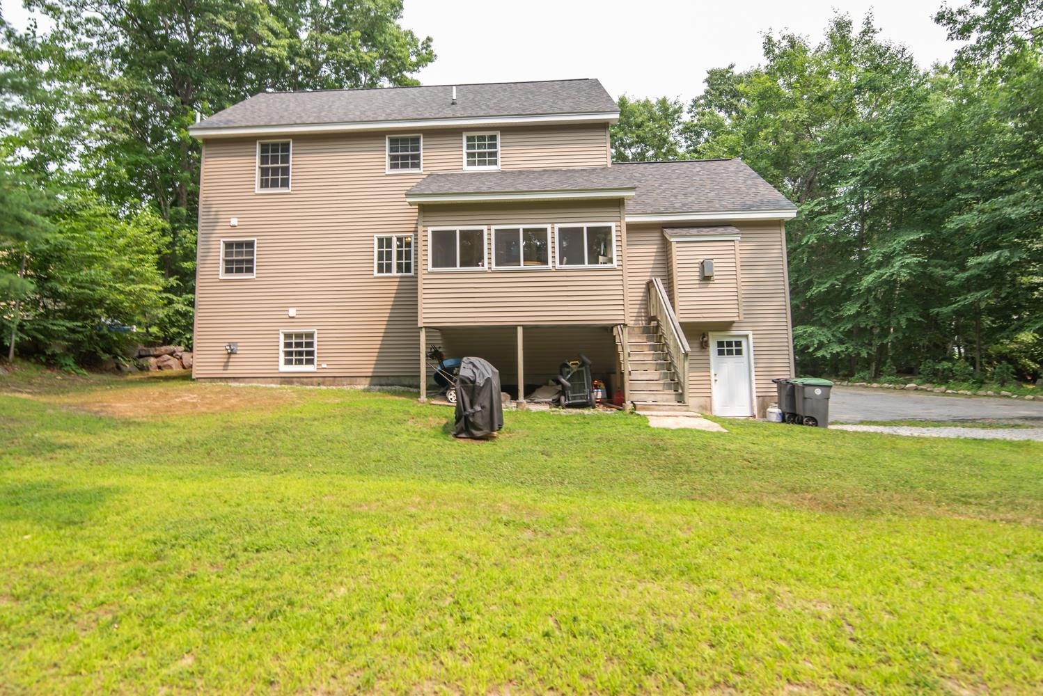 7 Dove Road Hooksett, NH 03106 - Photo 41 of 43