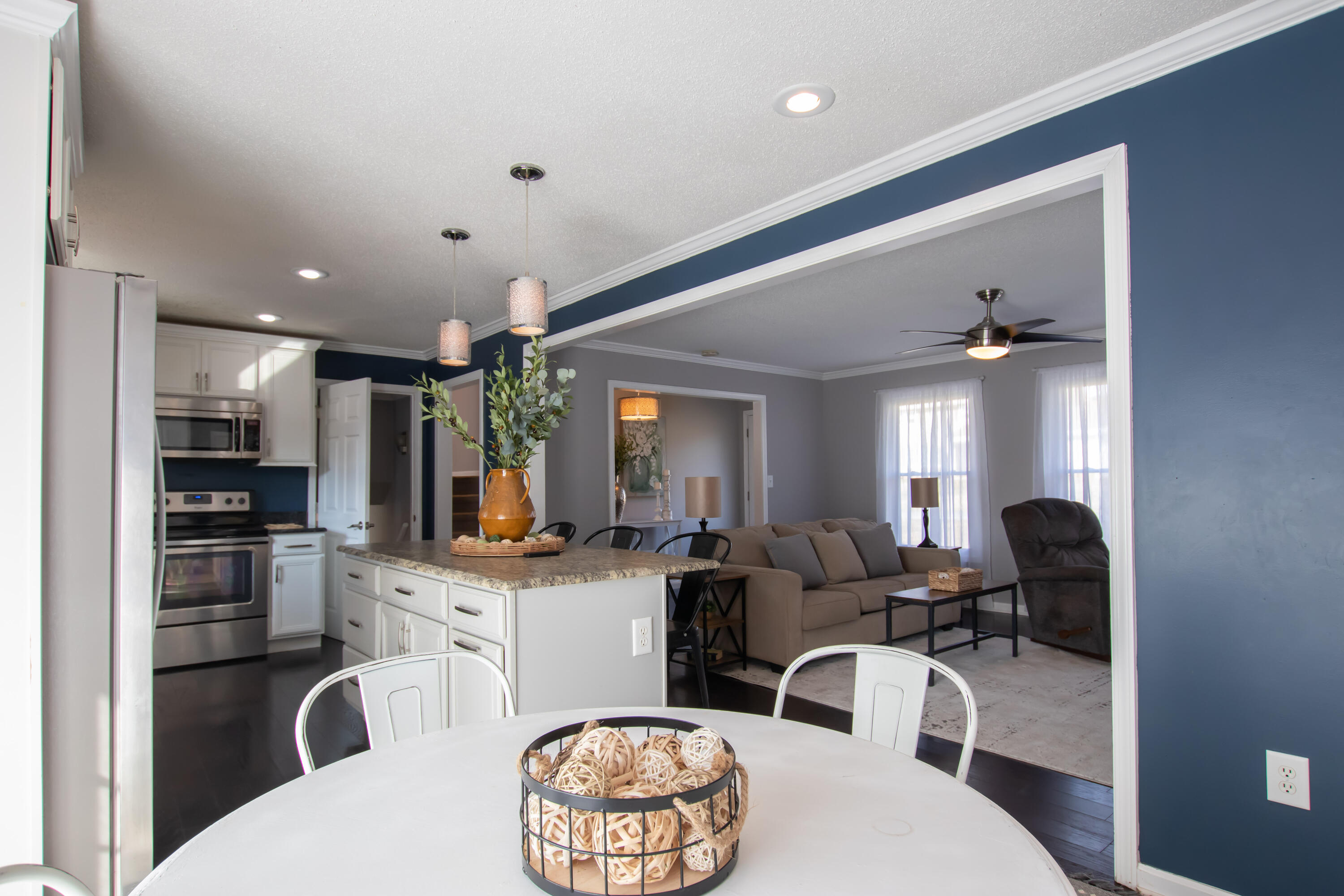 126 Freedom Road Bristol, VA 24201 - Photo 4 of 40 Island