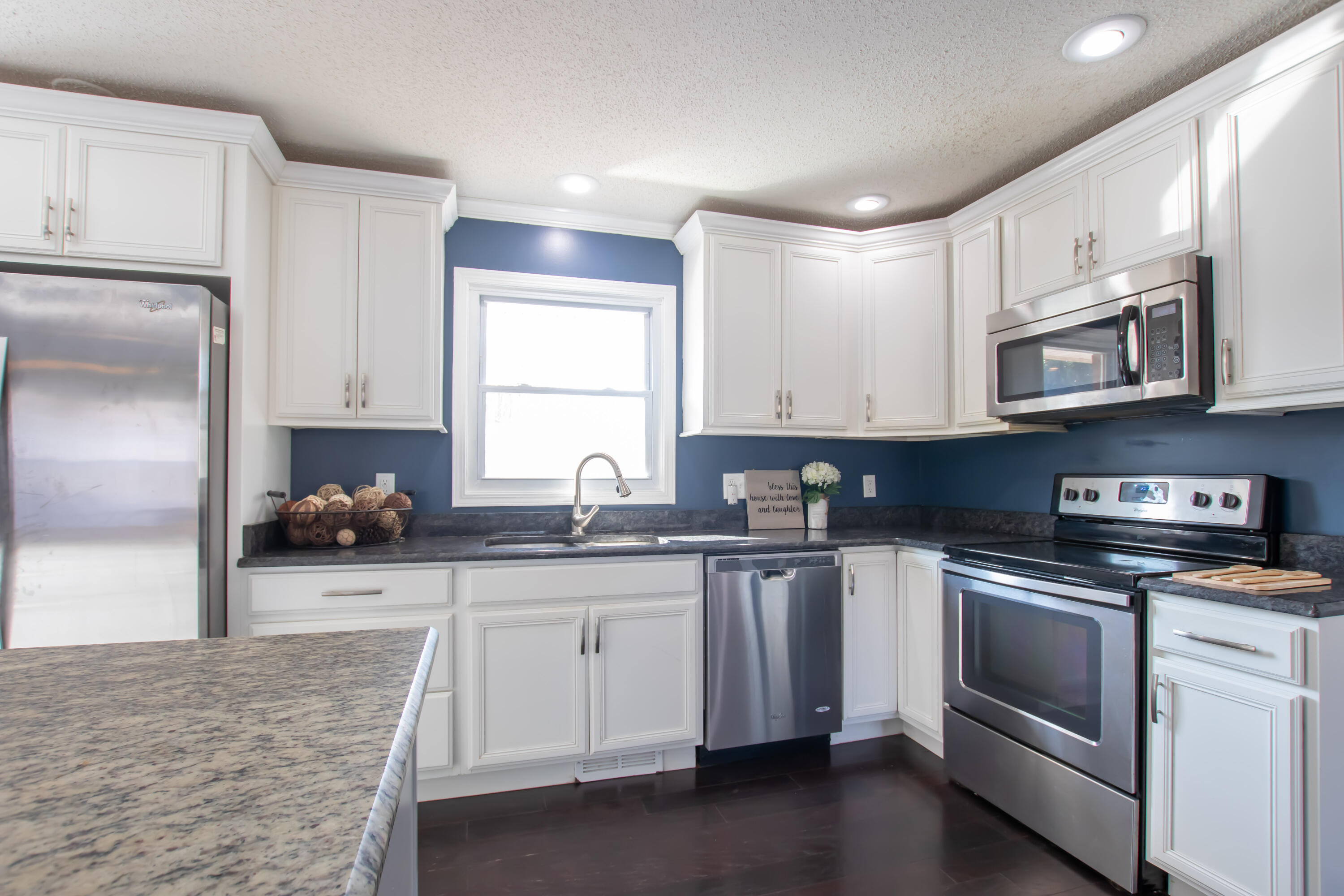126 Freedom Road Bristol, VA 24201 - Photo 5 of 40 Stainless Appliances