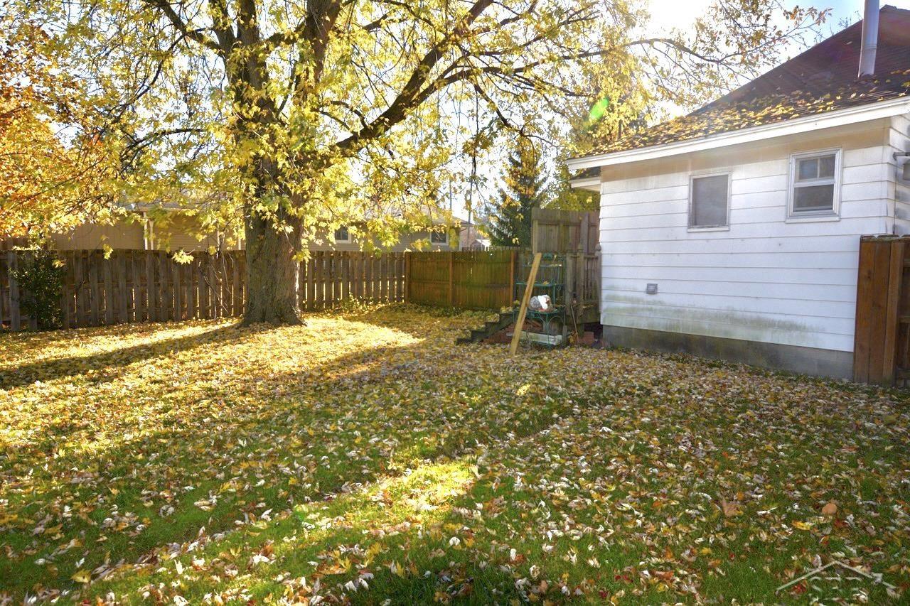 406 Tittabawassee Road Zilwaukee, MI 48604 - Photo 4 of 17