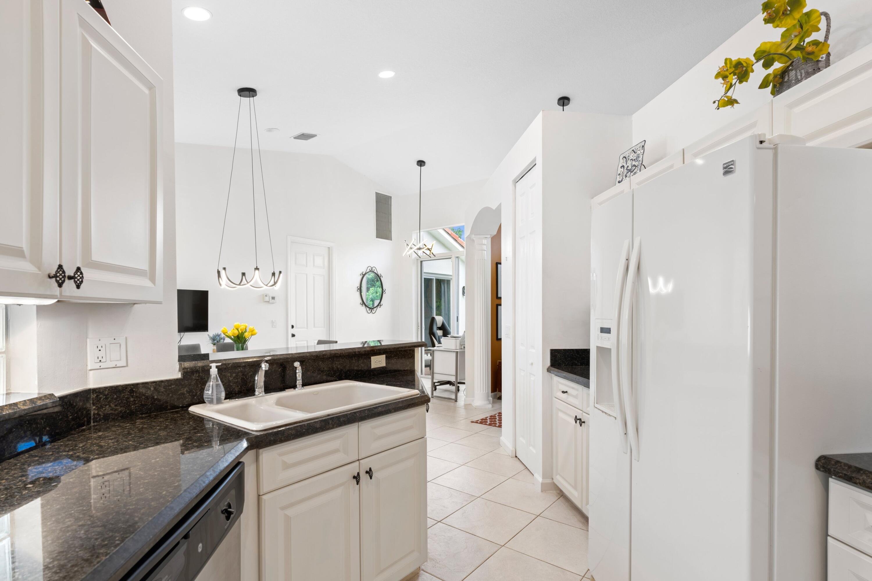 7200 Northwest Turtle Walk Boca Raton, FL 33487 - Photo 6 of 38 Kitchen