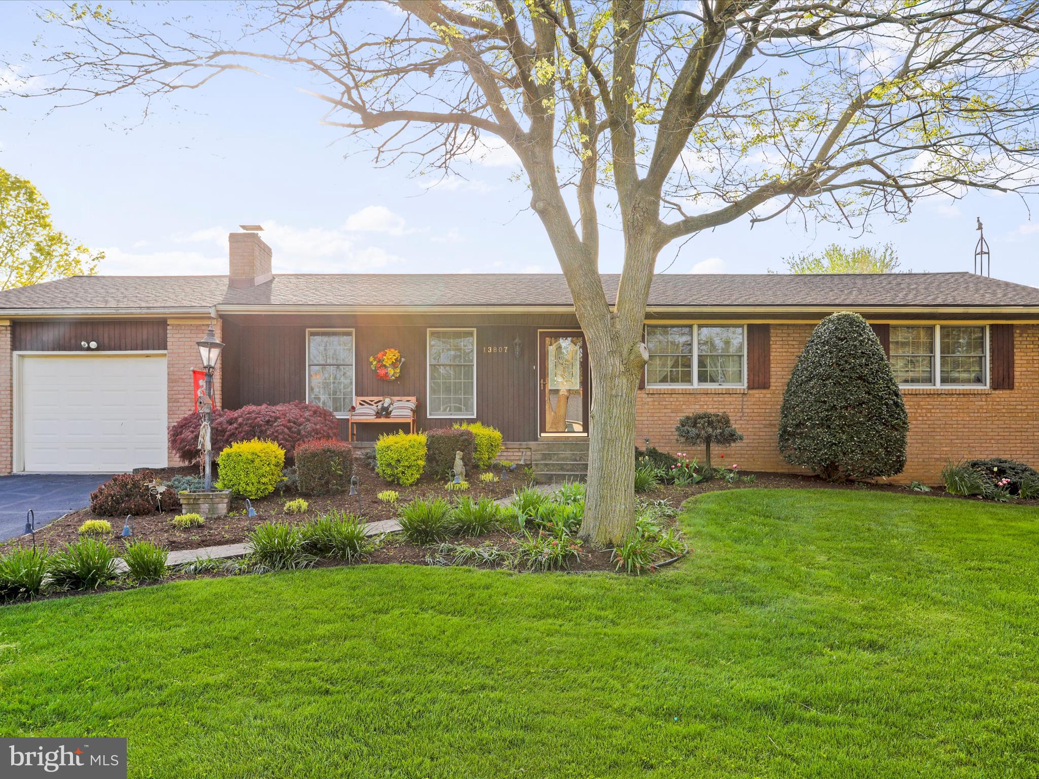 13807 Weber Way Hagerstown, MD 21742 - Photo 4 of 37