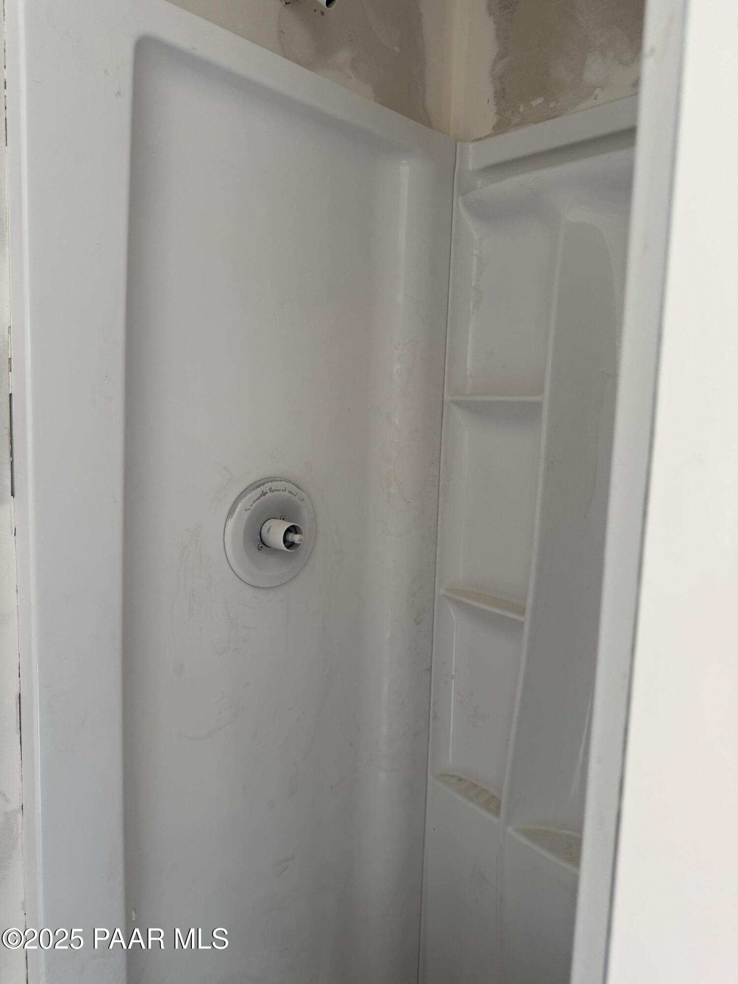 33395 Lago Road Seligman, AZ 86337 - Photo 15 of 27 Shower