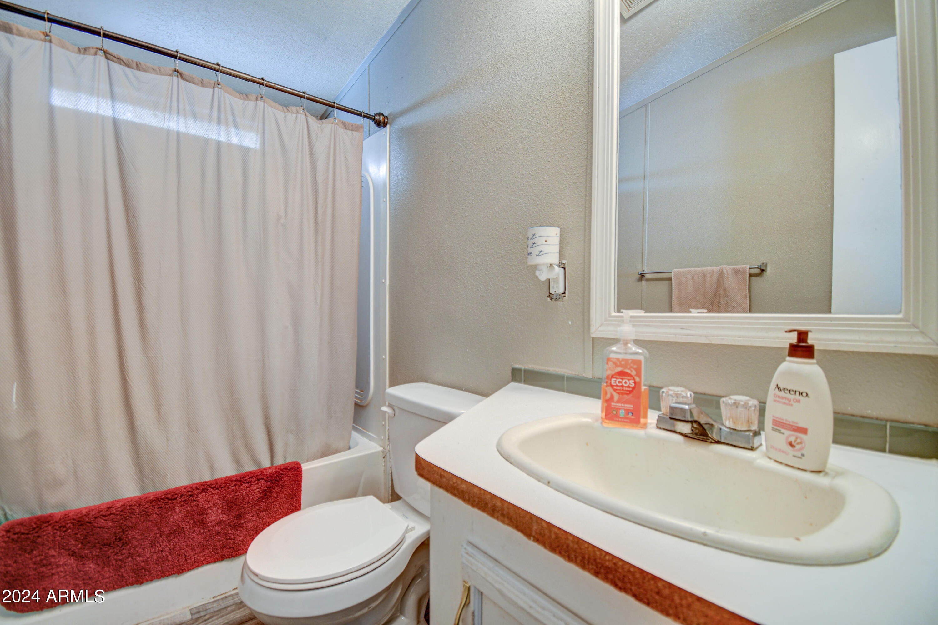 814 West Mineral Road Phoenix, AZ 85041 - Photo 14 of 17 Bath 2-pic 1