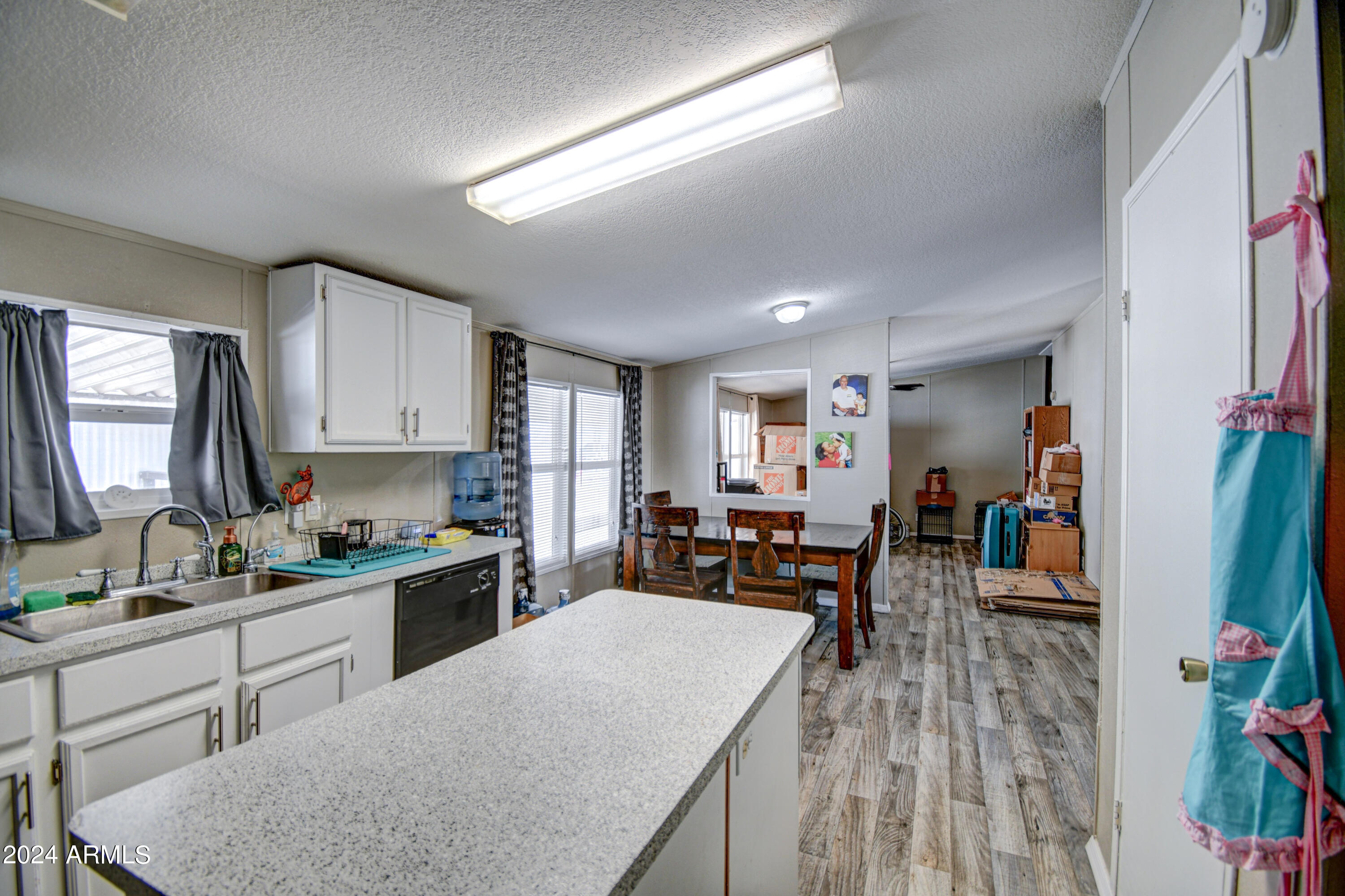 814 West Mineral Road Phoenix, AZ 85041 - Photo 8 of 17 Kitchen 4