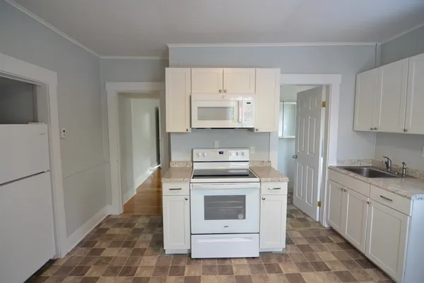 $1,750 | 208 Irving Street, Unit 1L, Framingham, MA 01702