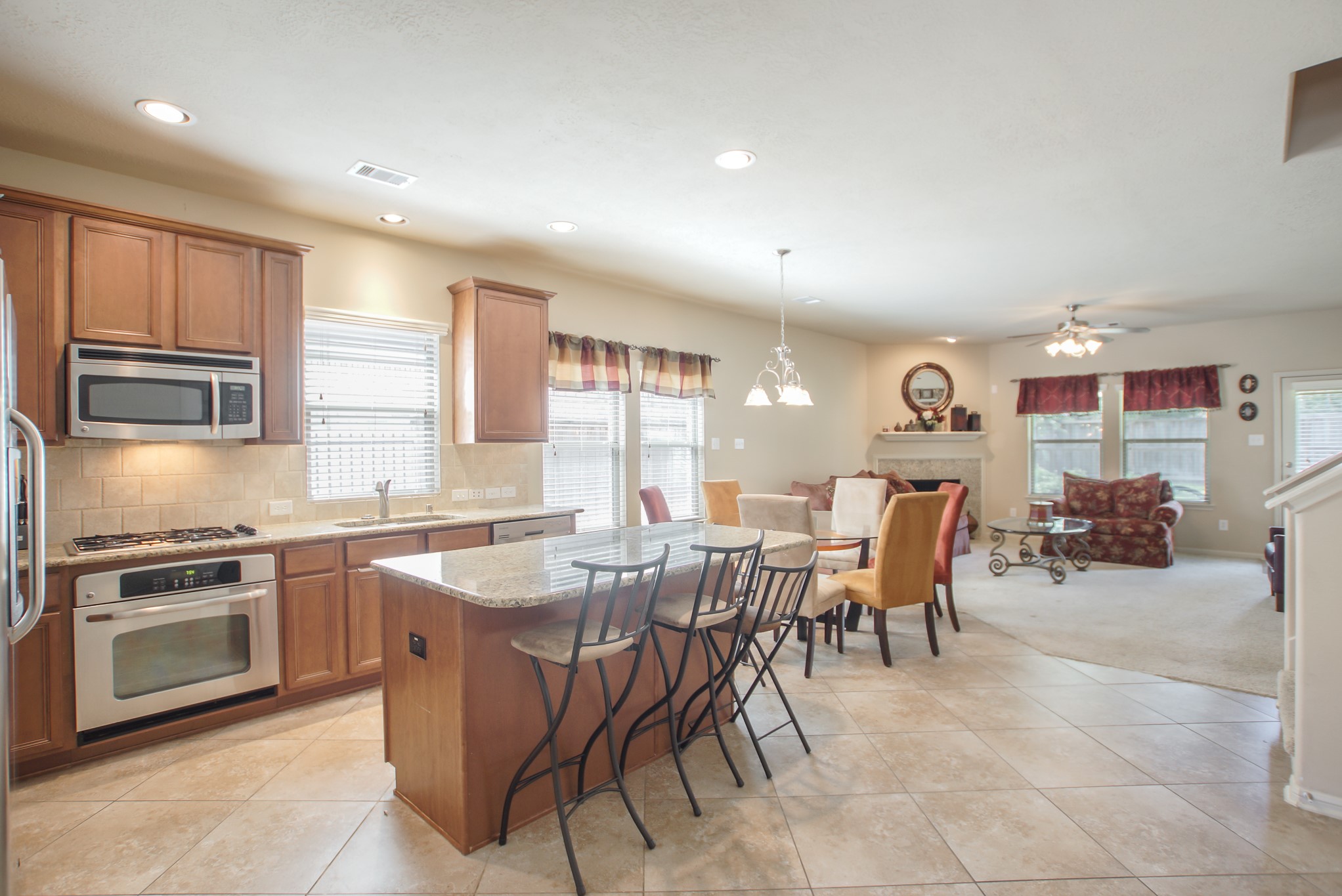 166 Tortoise Creek Way Spring, TX 77389 - Photo 10 of 46 Gallery Image 10