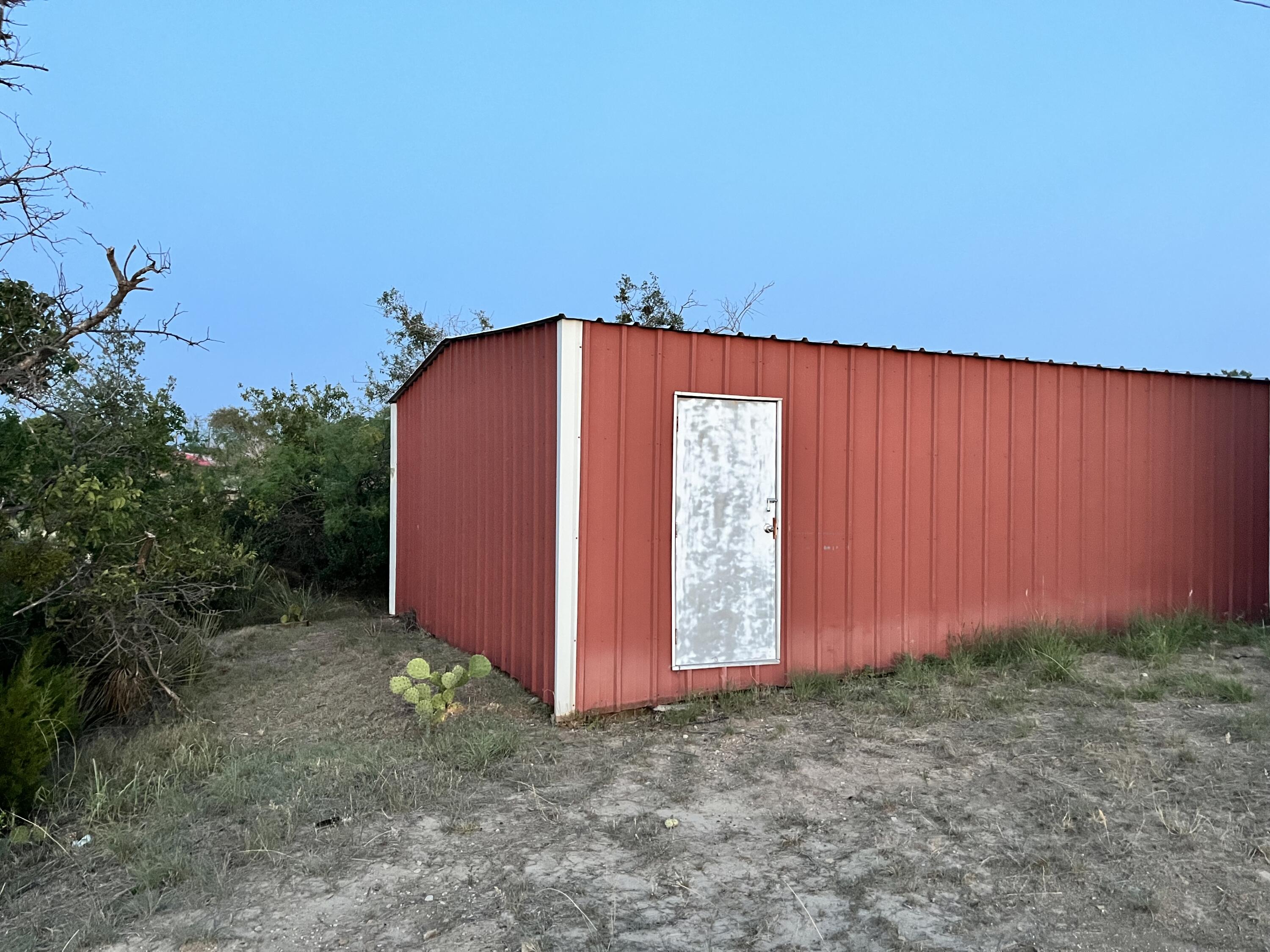 329 Spur Road Spur, TX 79370 - Photo 5 of 17 a view of a backyard