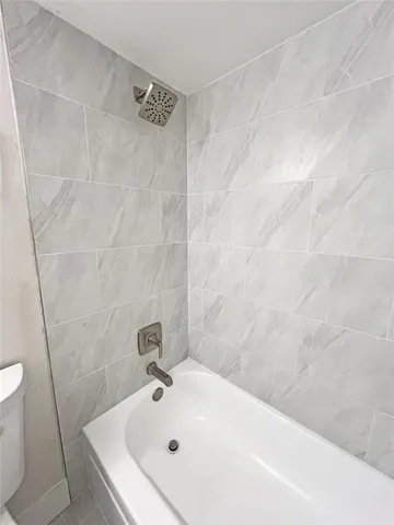 $2,500 | 9055 Wiles Road, Unit 208, Coral Springs, FL 33067