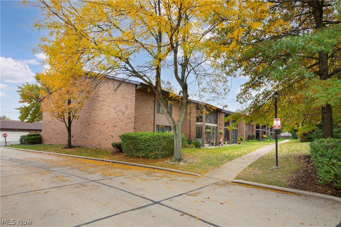 22938 Mastick Road, Unit 102 Fairview Park, OH 44126 - Photo 3 of 35
