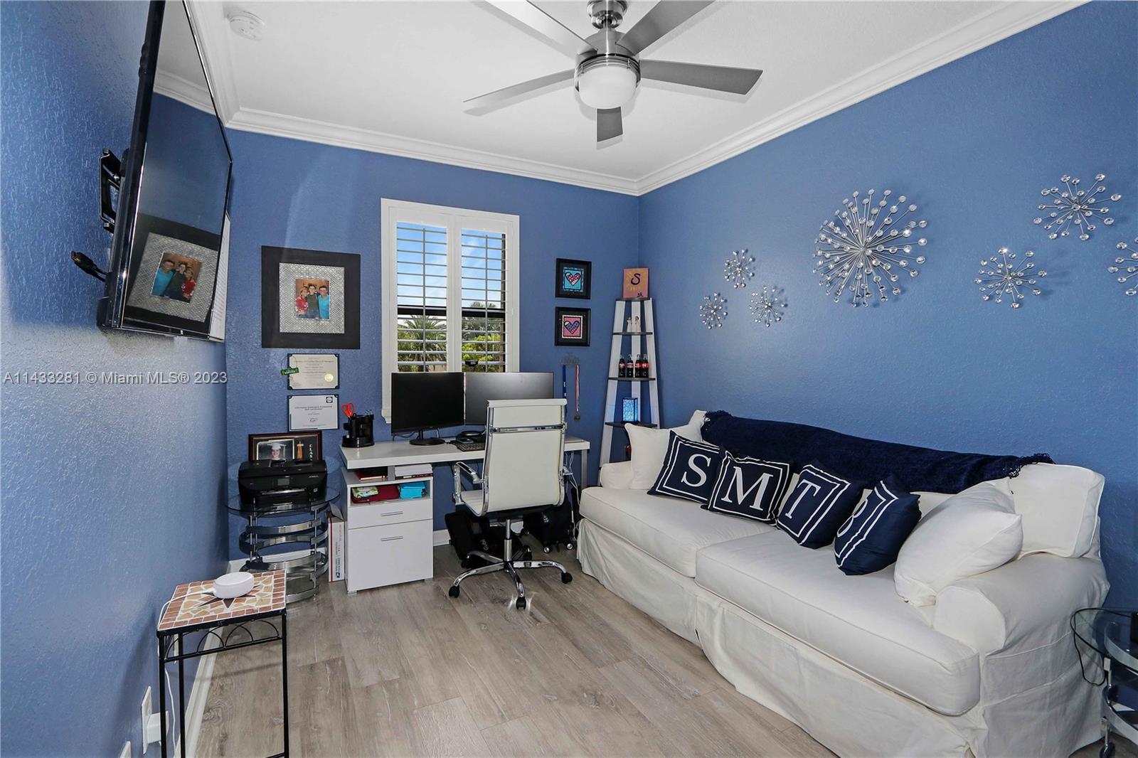 11363 Southwest 240th Street Homestead, FL 33032 - Photo 19 of 39 a living room with furniture