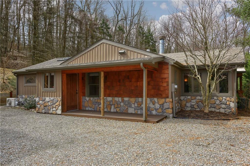 904 Crawford Road Pittsburgh, PA 15237 - Photo 2 of 25 Gallery Image 2