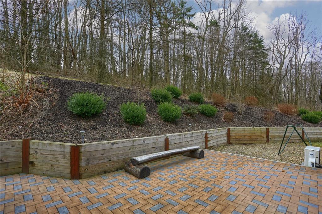 904 Crawford Road Pittsburgh, PA 15237 - Photo 5 of 25 Gallery Image 5