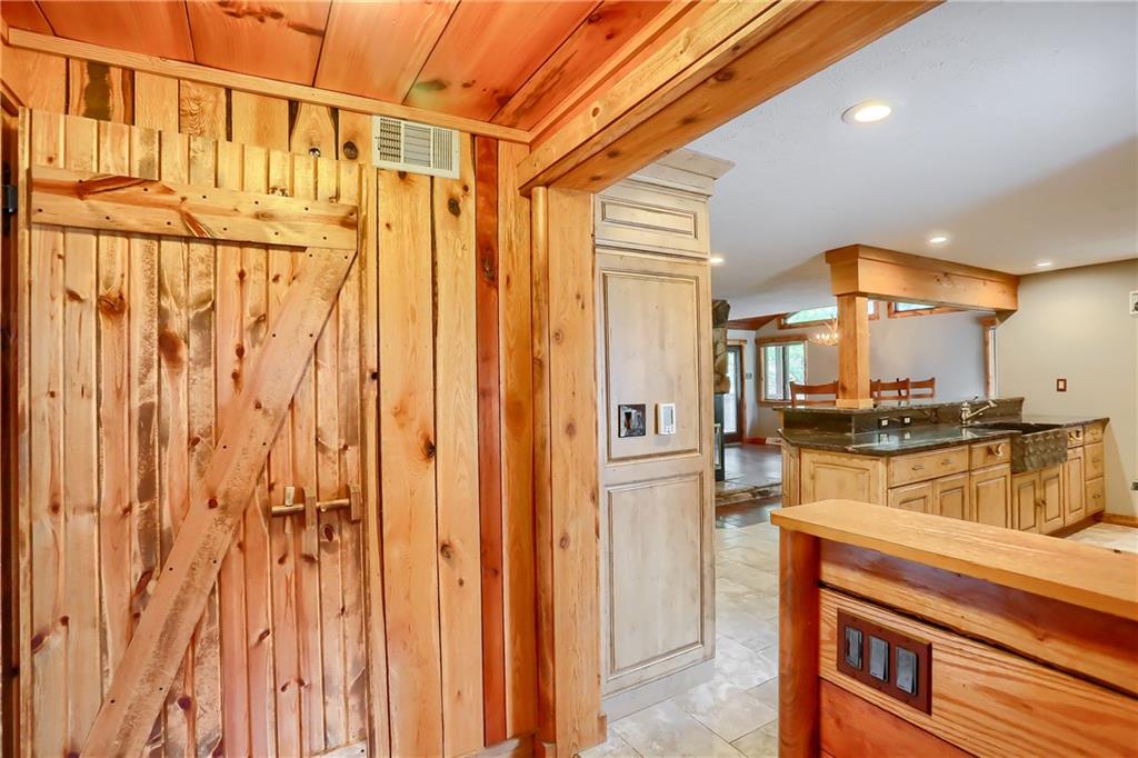 904 Crawford Road Pittsburgh, PA 15237 - Photo 6 of 25 Gallery Image 6