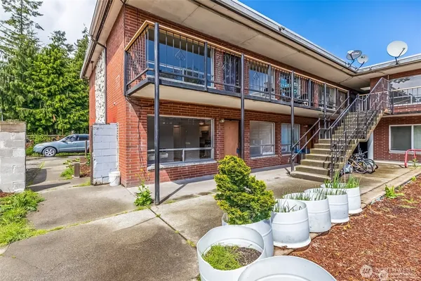 $249,950 | 748 South Cloverdale Street, Unit 6, Seattle, WA 98108
