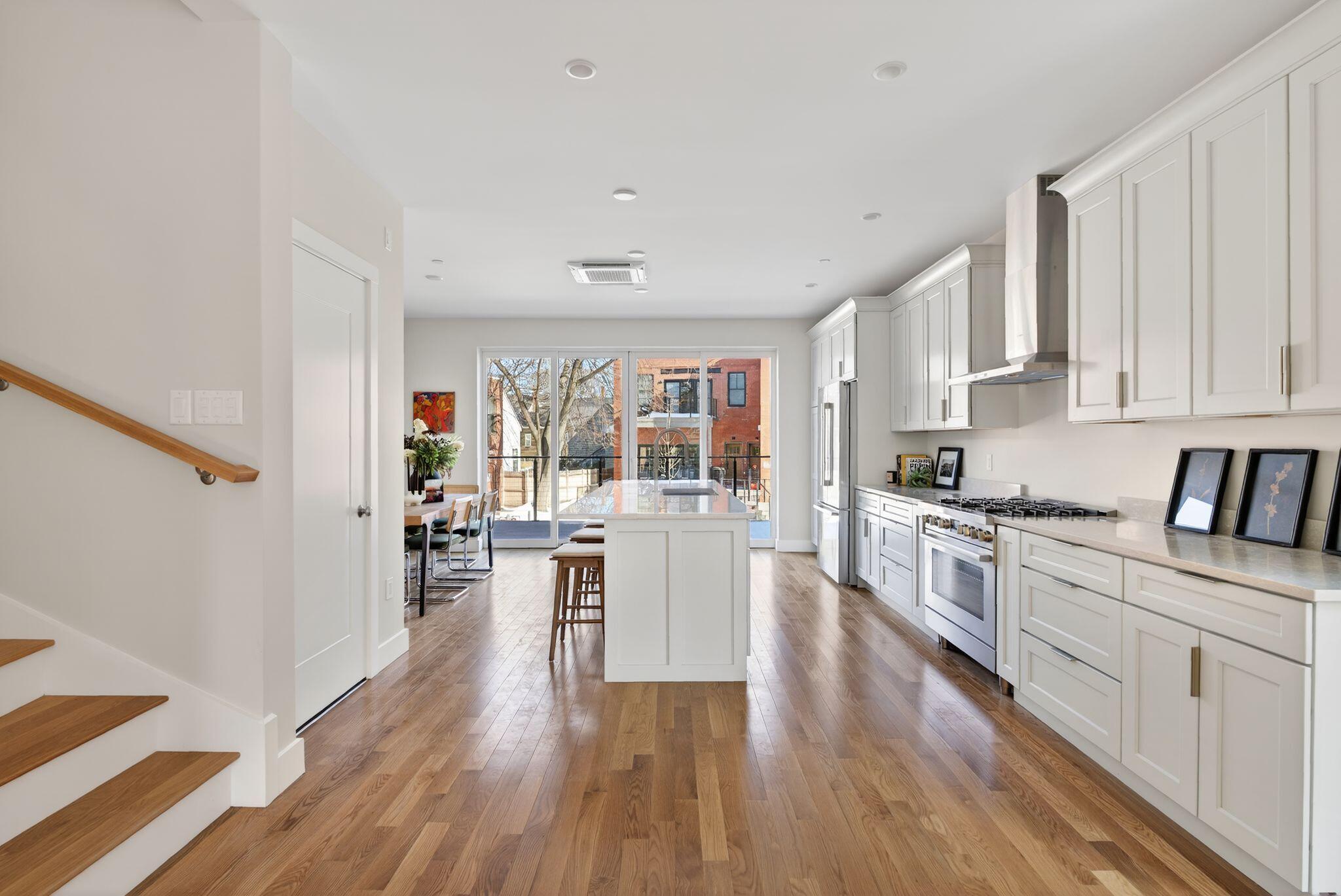 55 Carleton Street, Unit B Portland, ME 04102 - Photo 15 of 62 54_DSC07452