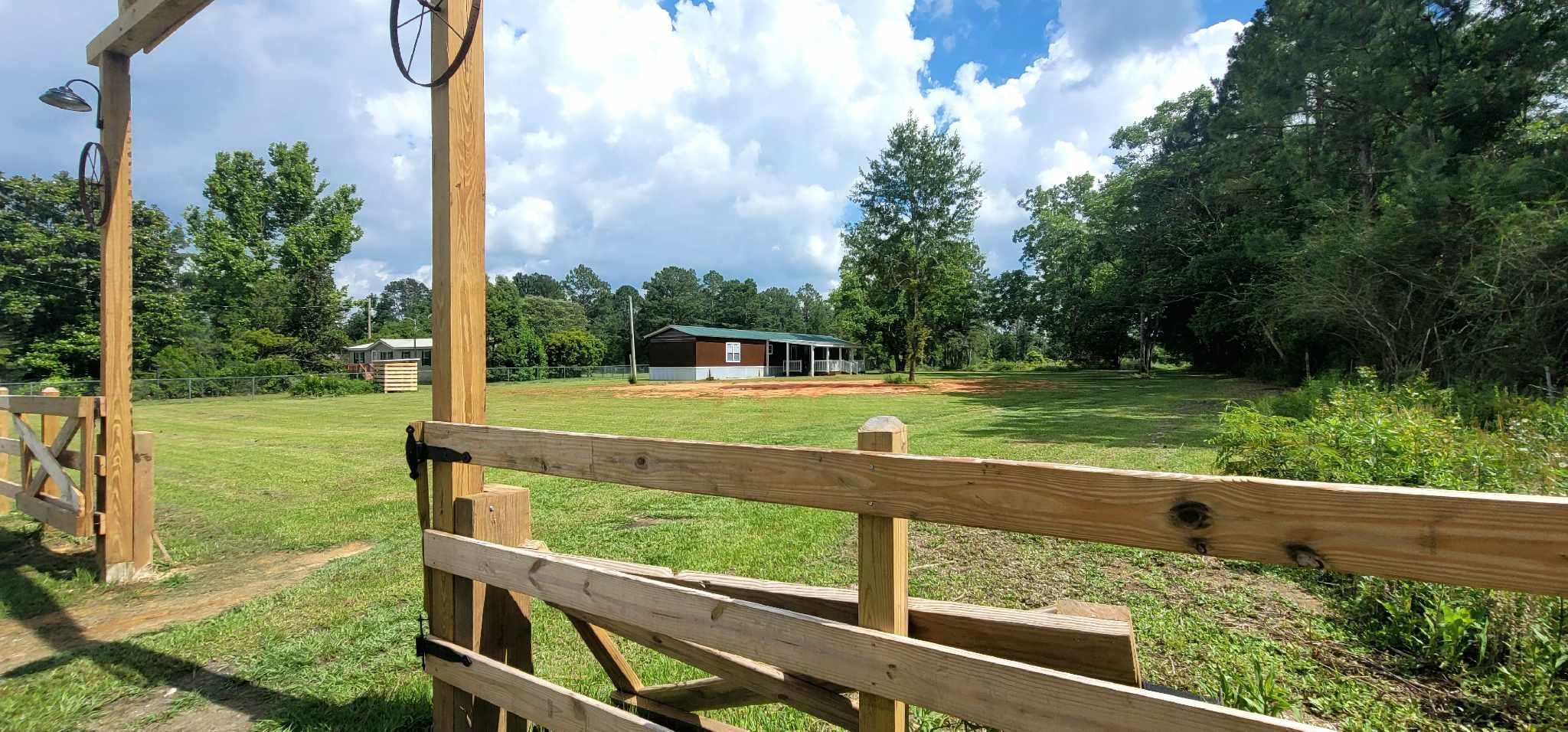 26090 Ponderosa Farm Road East Robertsdale, AL 36567 - Photo 2 of 7