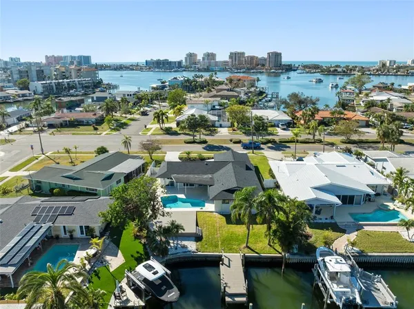 $1,650,000 | 475 Island Way, Clearwater Beach, FL 33767