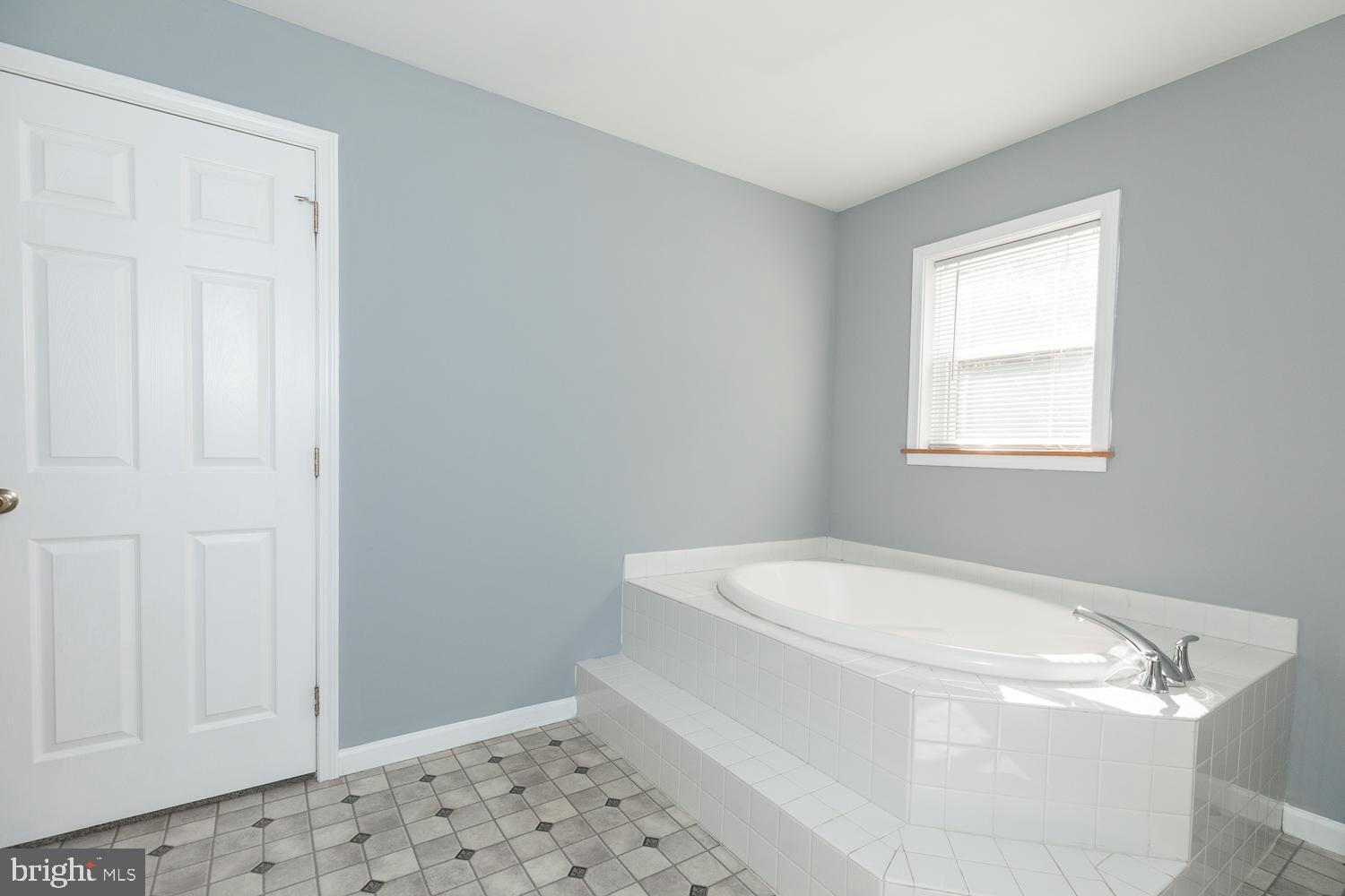 534 Perry Road Winchester, VA 22602 - Photo 15 of 25 Gallery Image 15