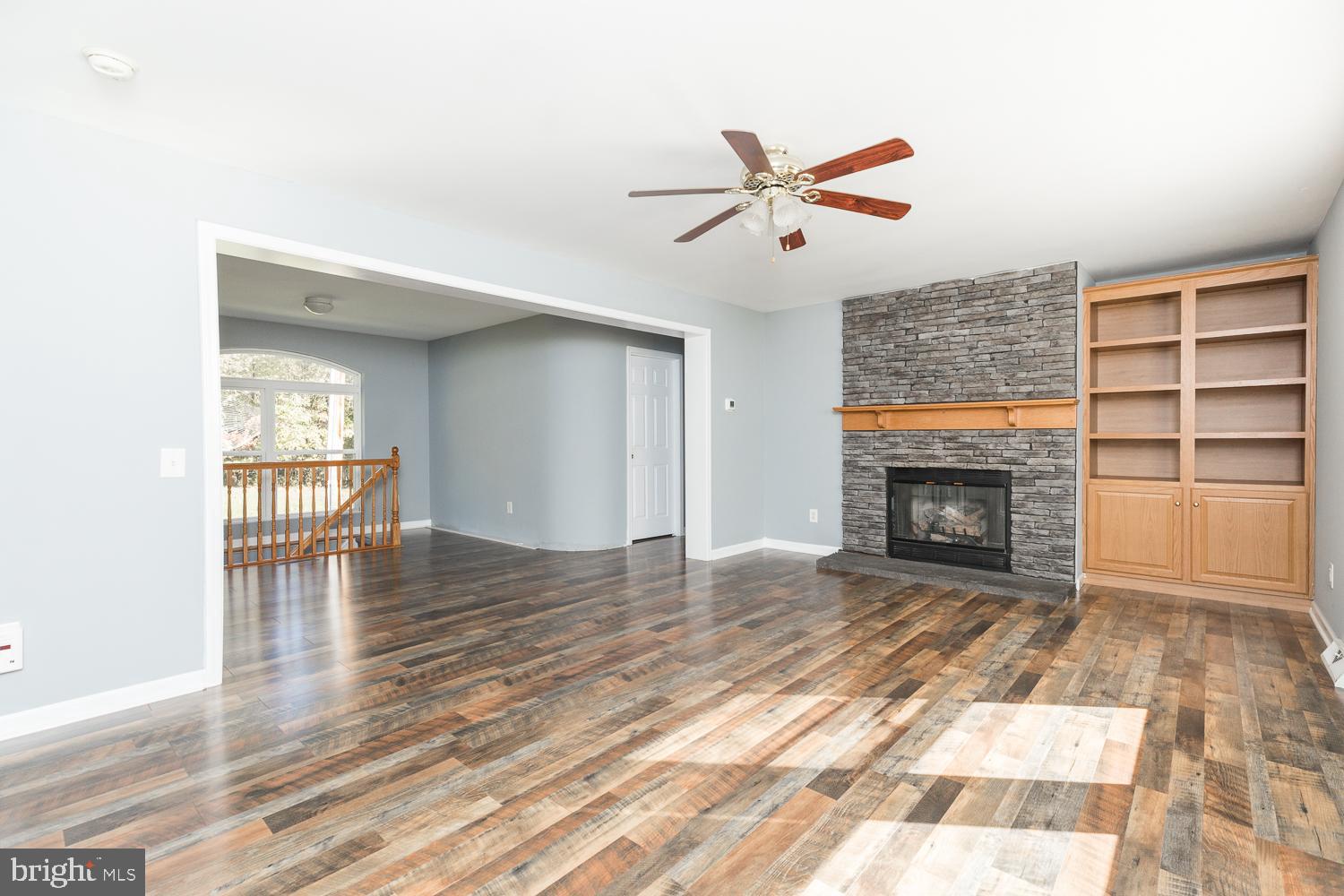 534 Perry Road Winchester, VA 22602 - Photo 4 of 25 New floors in Living Room