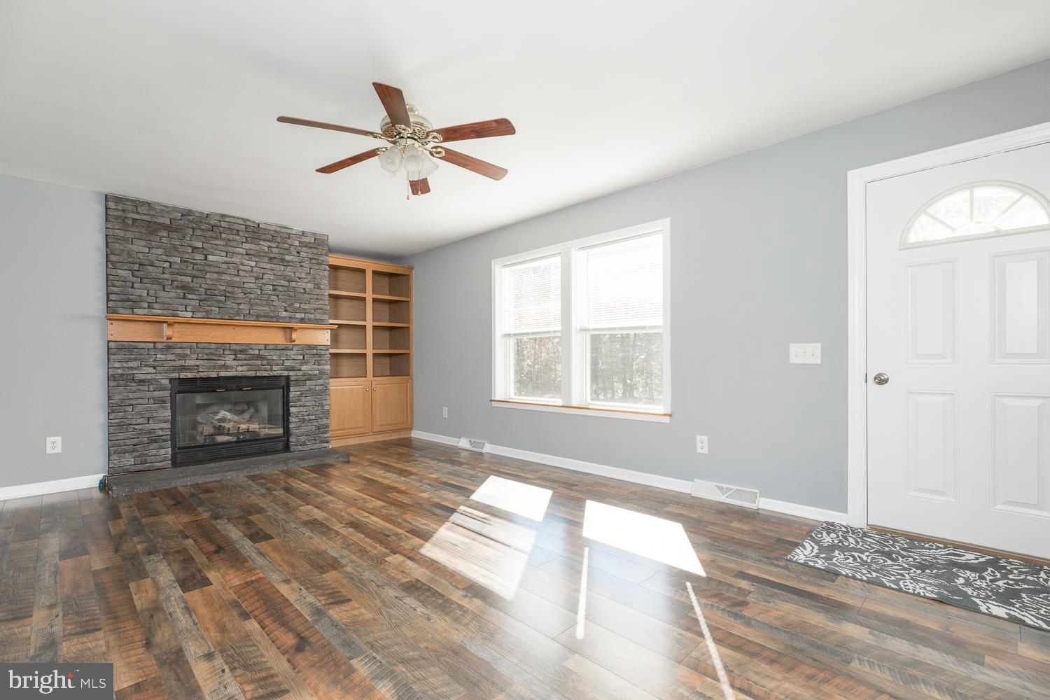 534 Perry Road Winchester, VA 22602 - Photo 5 of 25 Beautiful new floors in Living Room