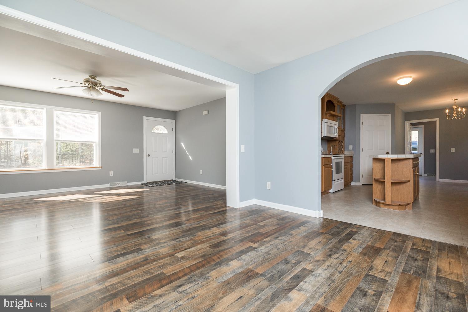 534 Perry Road Winchester, VA 22602 - Photo 6 of 25 Beautiful new floors in Living Room