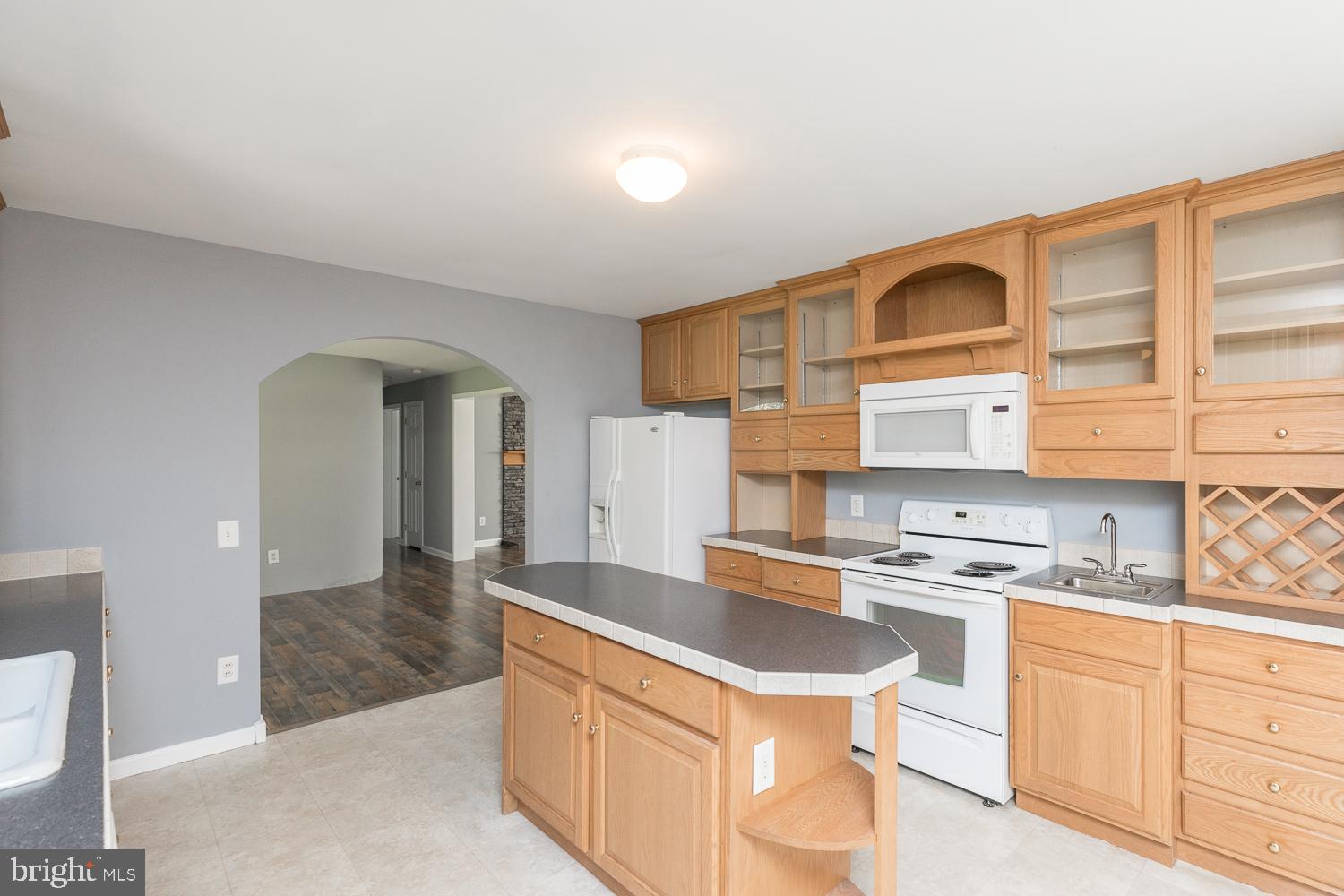 534 Perry Road Winchester, VA 22602 - Photo 9 of 25 Solid wood kitchen cabinets